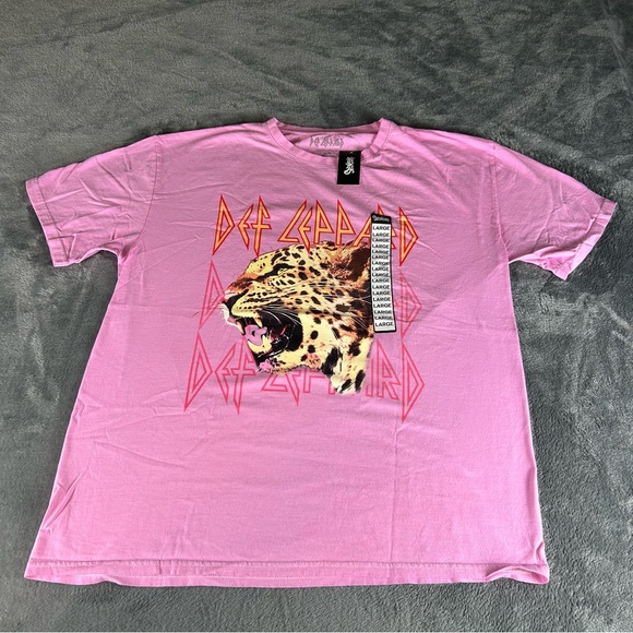 Spencers Def Leppard T Shirt Unisex Large Pink NWT Band Tee Rock Graphic Print - Picture 1 of 7